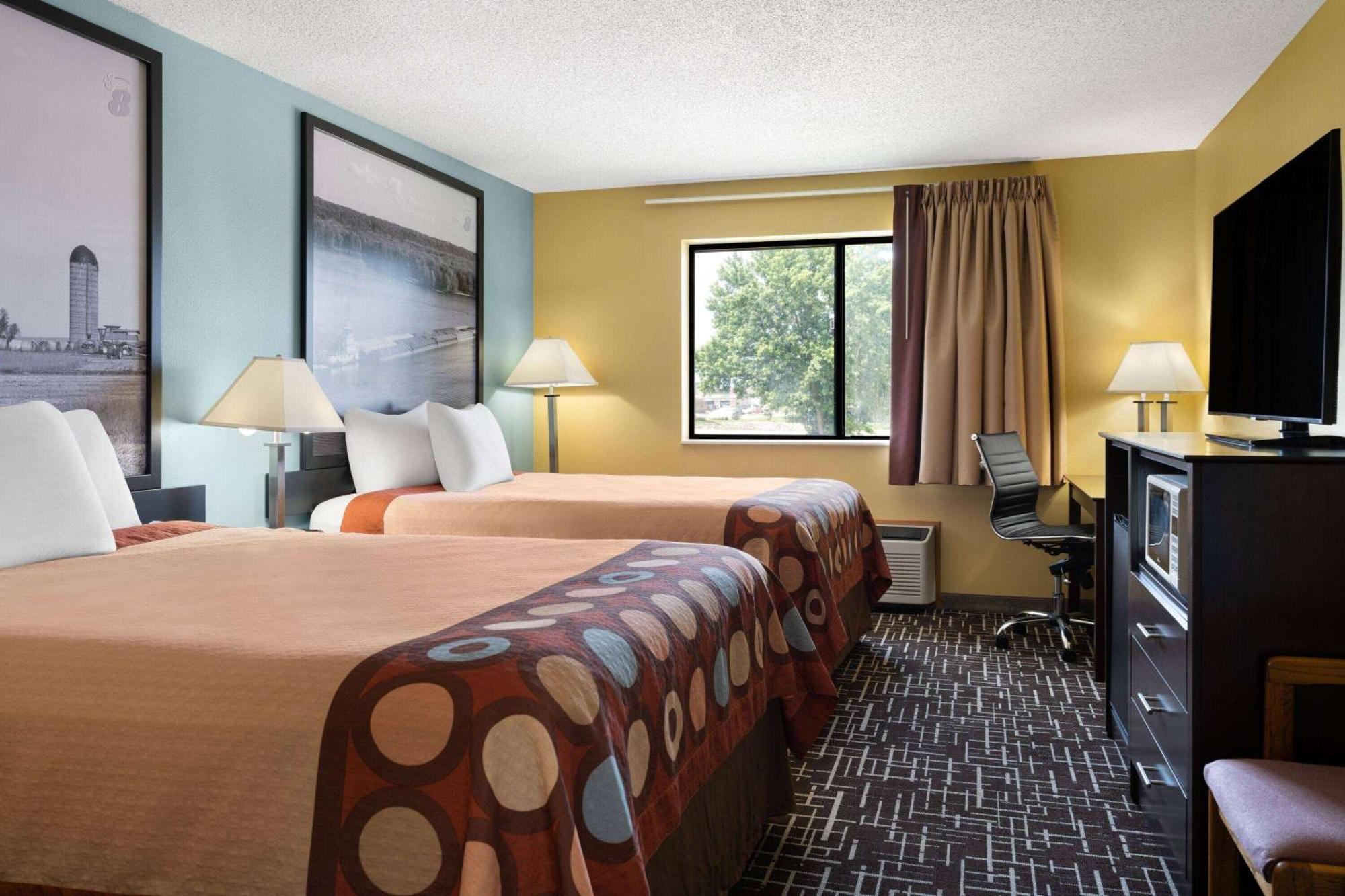 Super 8 By Wyndham Dyersville Exteriér fotografie