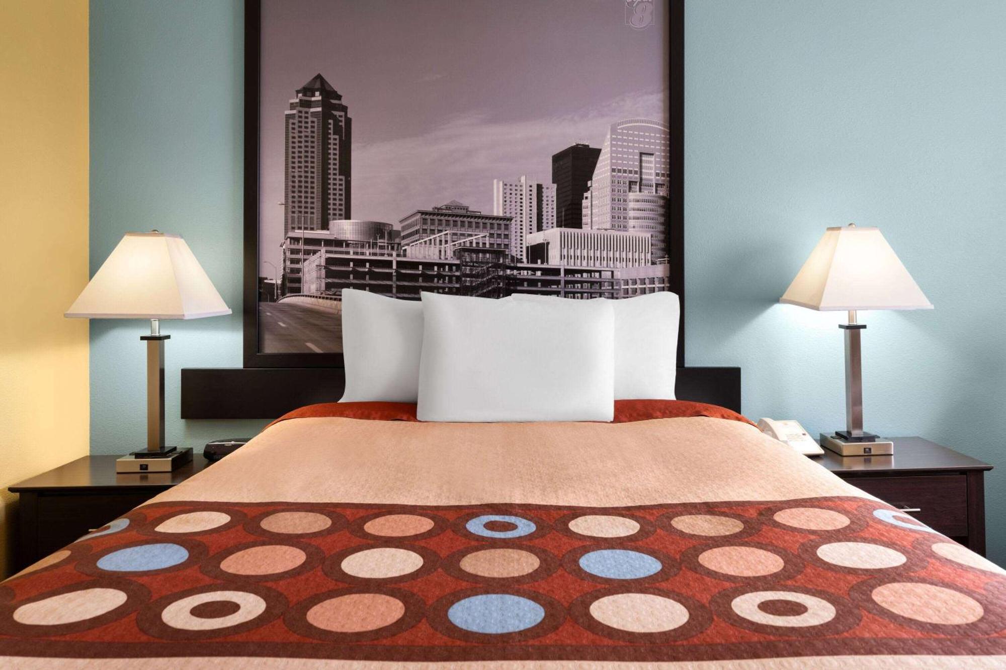 Super 8 By Wyndham Dyersville Exteriér fotografie