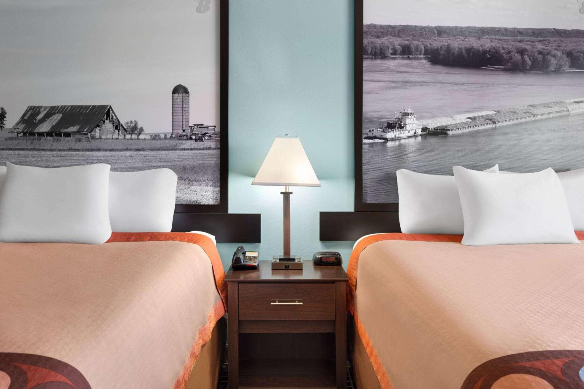 Super 8 By Wyndham Dyersville Exteriér fotografie