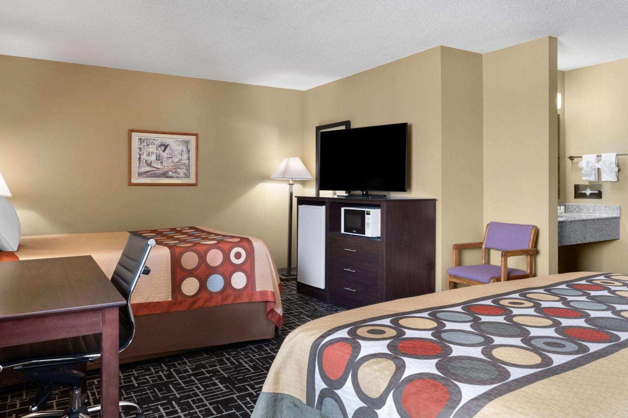 Super 8 By Wyndham Dyersville Exteriér fotografie