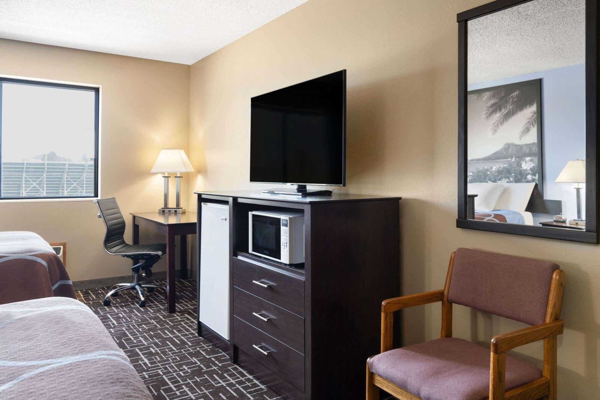Super 8 By Wyndham Dyersville Exteriér fotografie