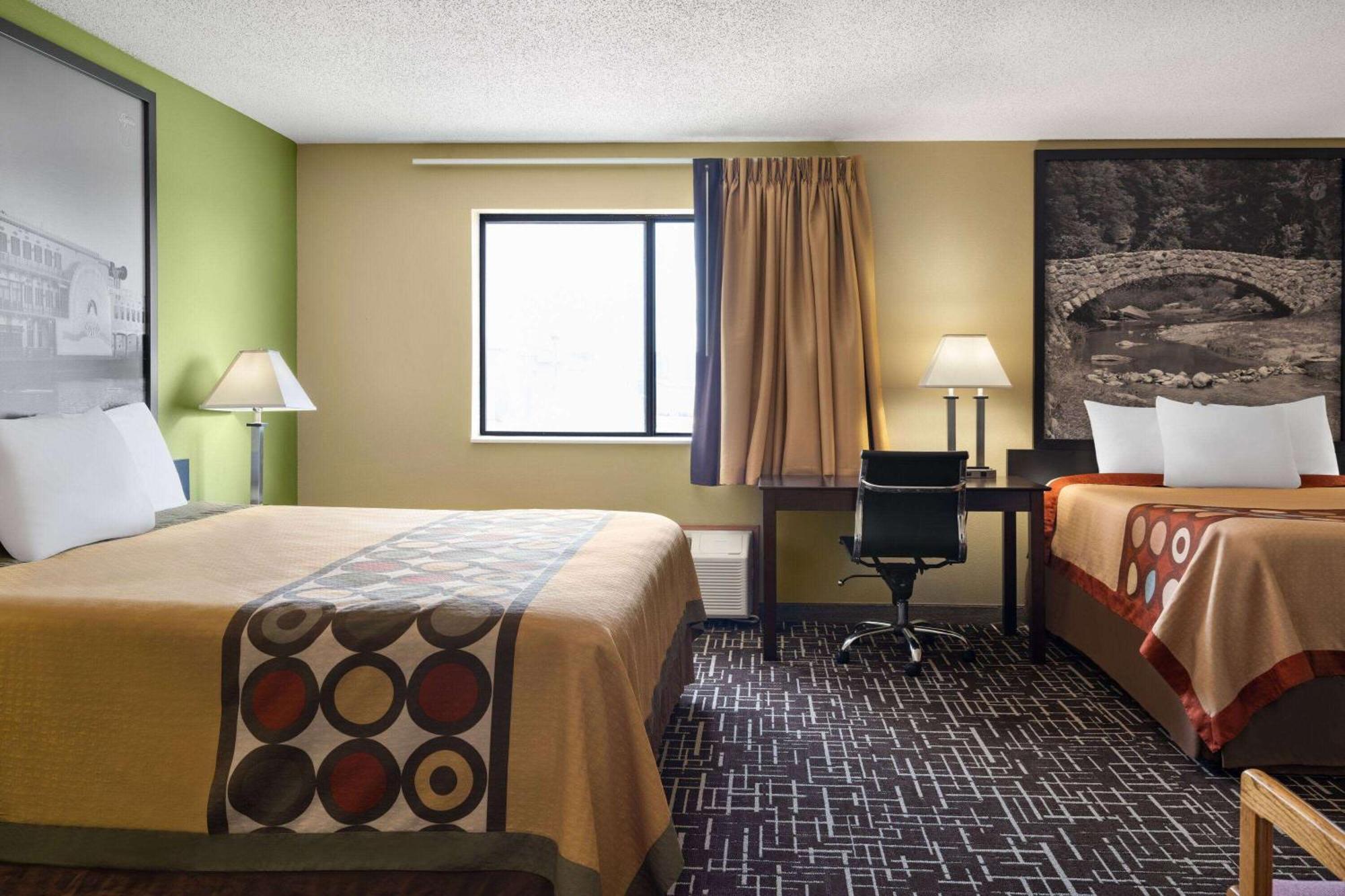 Super 8 By Wyndham Dyersville Exteriér fotografie
